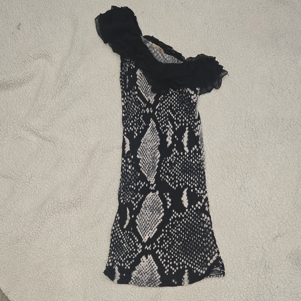 Elegant Black and White‎ Midi Dress